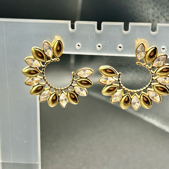 14K Gold Zircon Gold Earrings - Picture 2 of 3